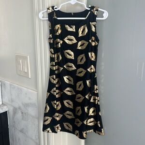 DORI CREATIONS gold kisses dress size 5